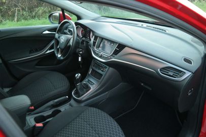 Car image 11