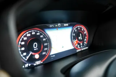 Car image 32