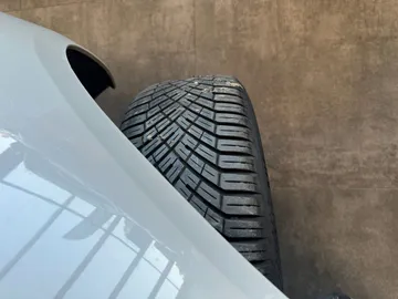 Car image 48