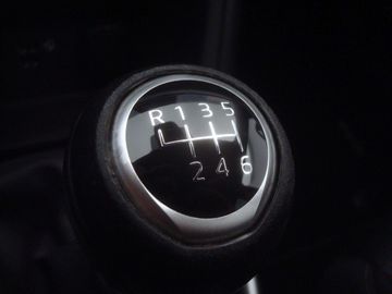 Car image 33