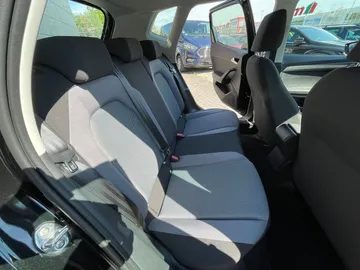 Car image 28