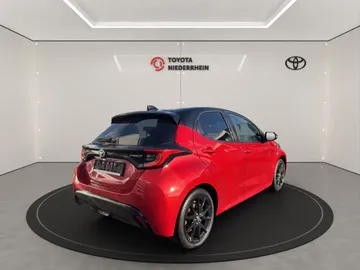 Car image 5