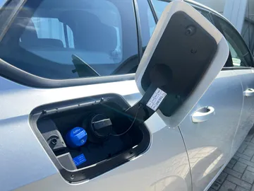 Car image 32