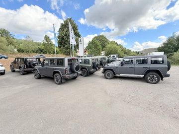 Car image 10