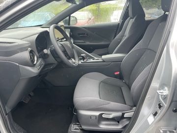 Car image 14