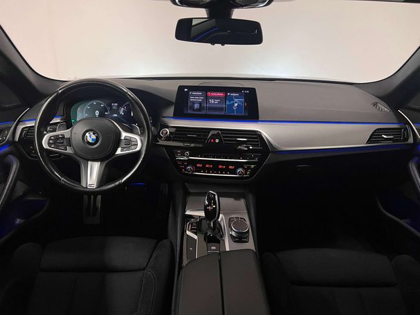 BMW 530d Touring xDrive 195 kW image number 13