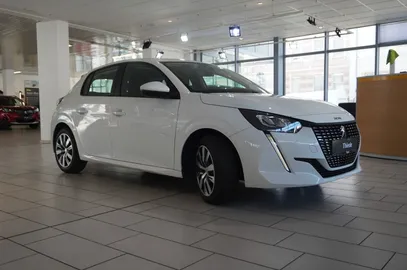 Car image 3