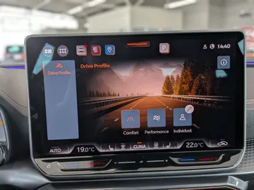 Car image 35