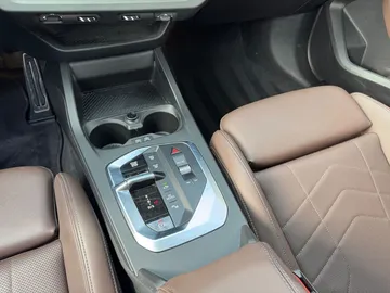 Car image 36