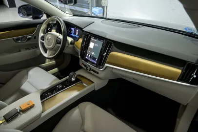 Car image 35