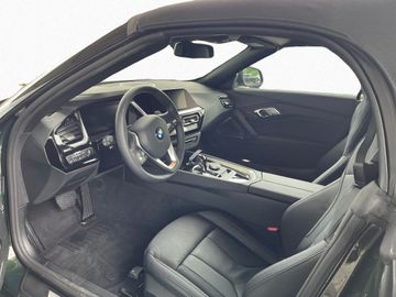 Car image 11