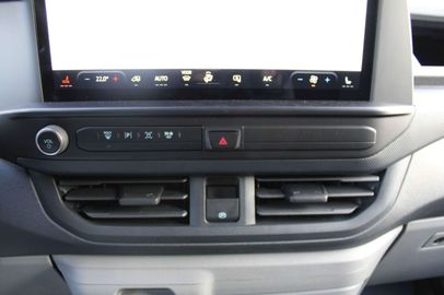 Car image 36