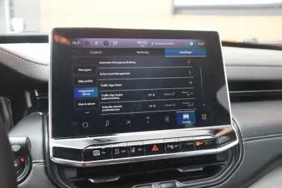 Car image 38