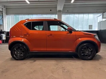 Car image 3