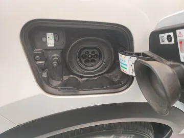 Car image 28
