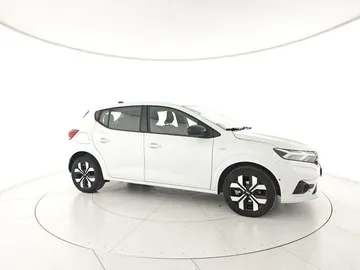 Car image 2