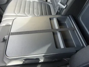 Car image 37