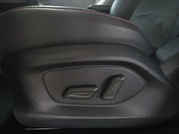 Car image 35