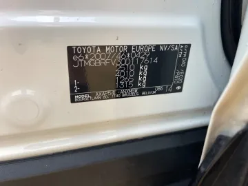 Car image 37