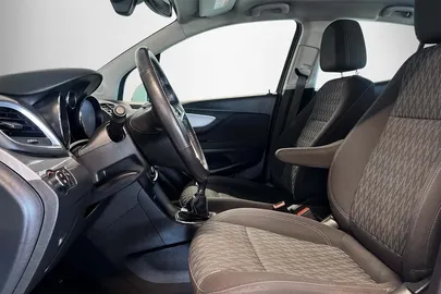 Car image 13