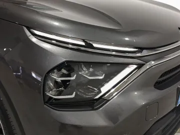 Car image 22