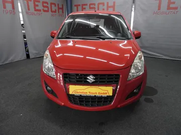Car image 3