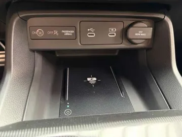 Car image 37