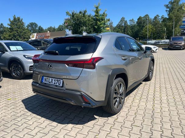 Lexus UX 300h 146 kW image number 3