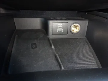 Car image 28