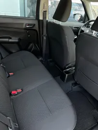 Car image 33