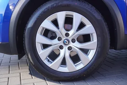 Car image 30