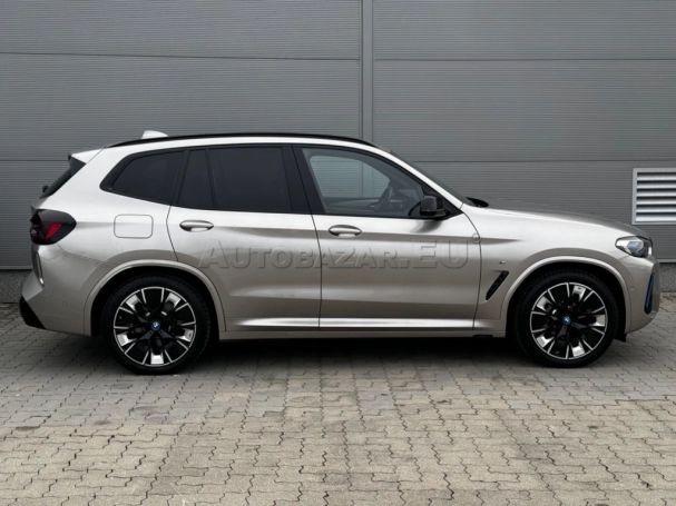 BMW iX3 210 kW image number 12