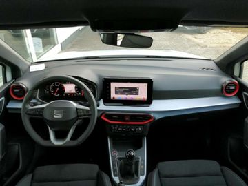 Car image 14