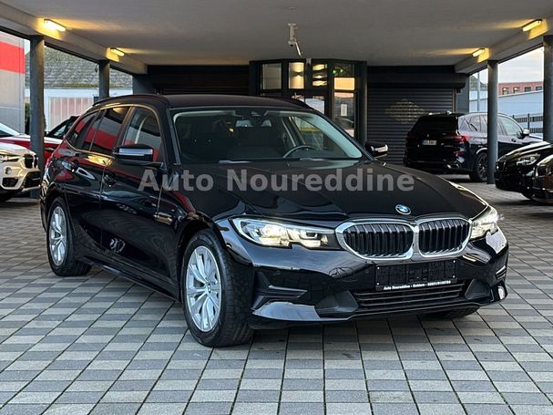 BMW 318i Touring 115 kW image number 2