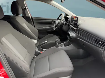 Car image 13
