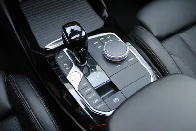 Car image 32