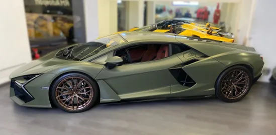Car image 3