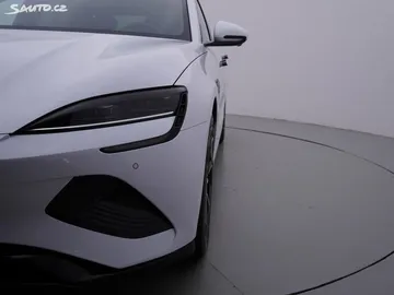 Car image 37