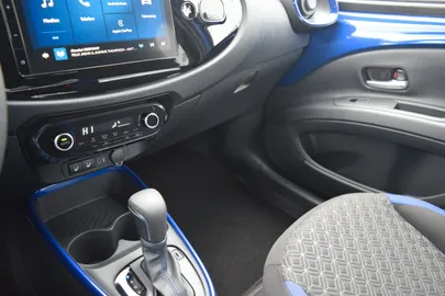 Car image 20