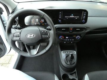 Car image 10