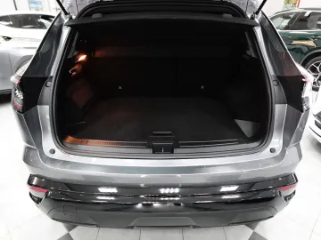 Car image 38