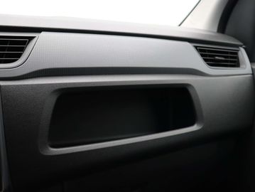 Car image 32