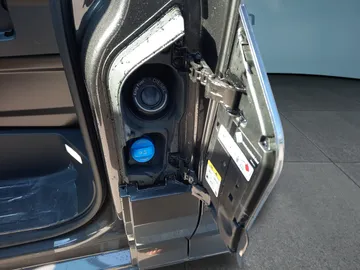 Car image 28