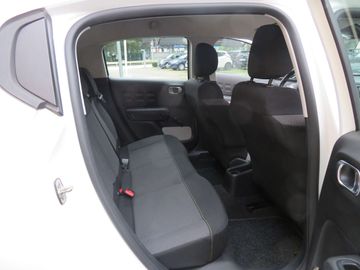 Car image 30