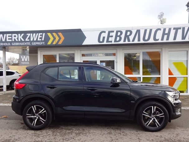 Volvo XC40 T4 140 kW image number 8