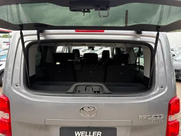 Car image 34