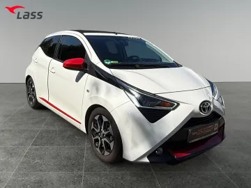 Car image 3