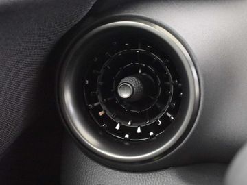 Car image 36