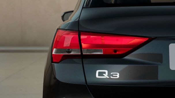 Audi Q3 35 TFSI S-line 110 kW image number 9