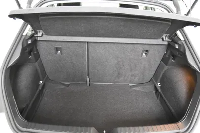 Car image 34